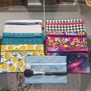 5 For $10 Zipper Make Up Bag